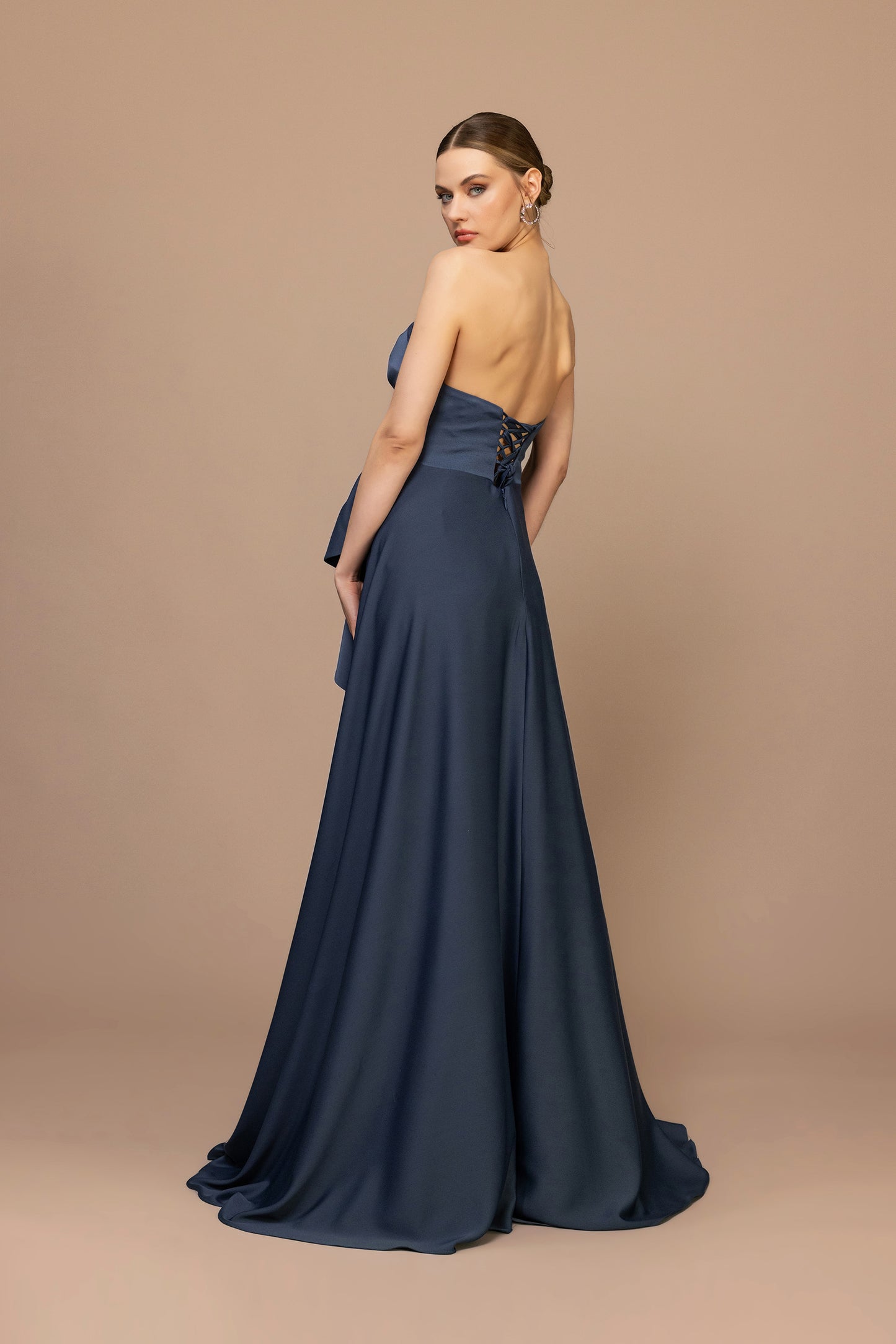 Trägerloses Abendkleid