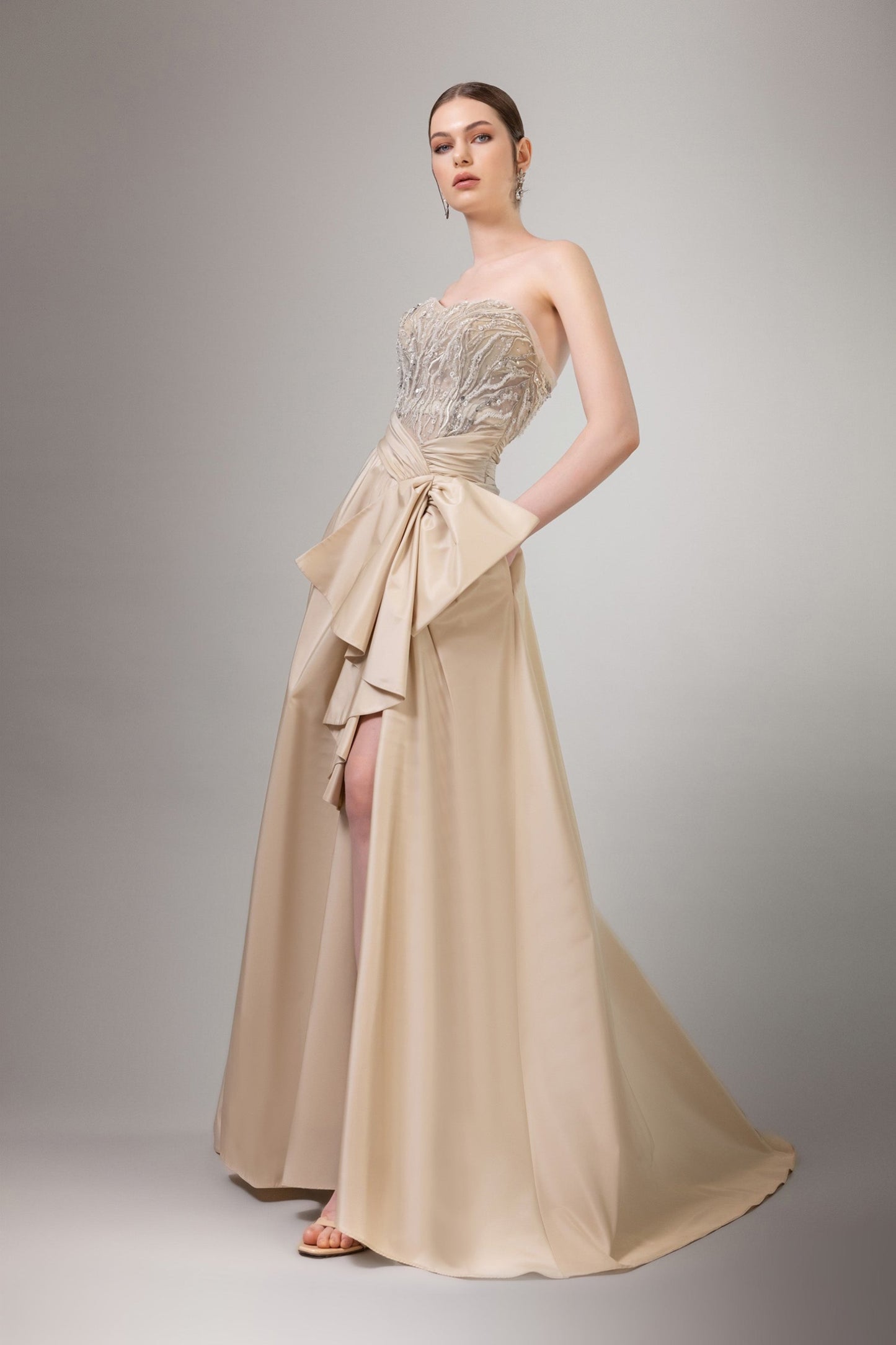 Abendkleid beige schleife