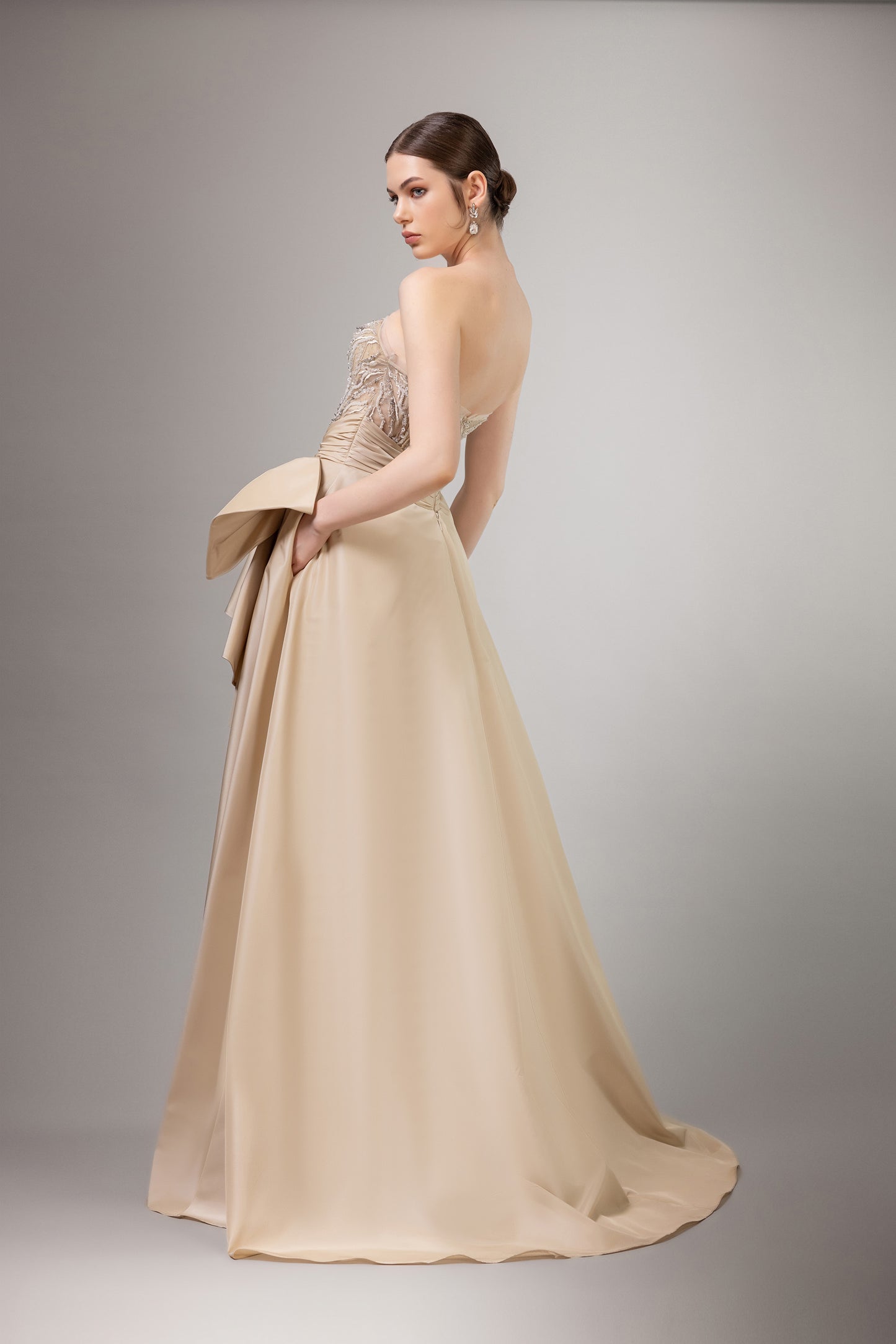 Abendkleid beige schleife