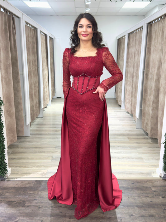 Abendkleid mit abnehmbarer Schleppe