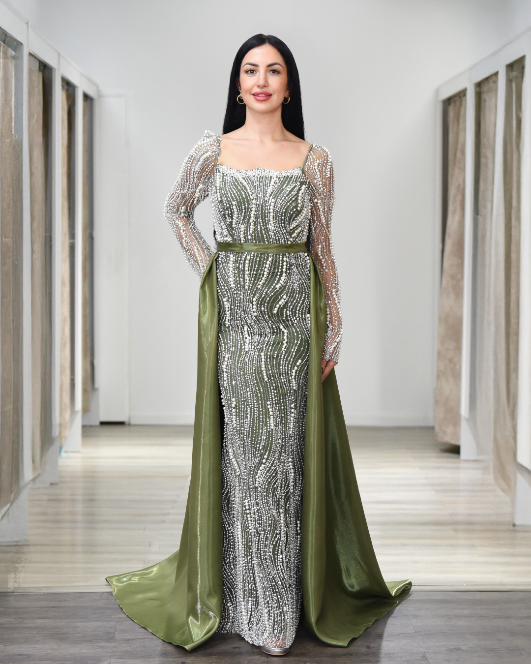 Abendkleid mit langen Ärmeln